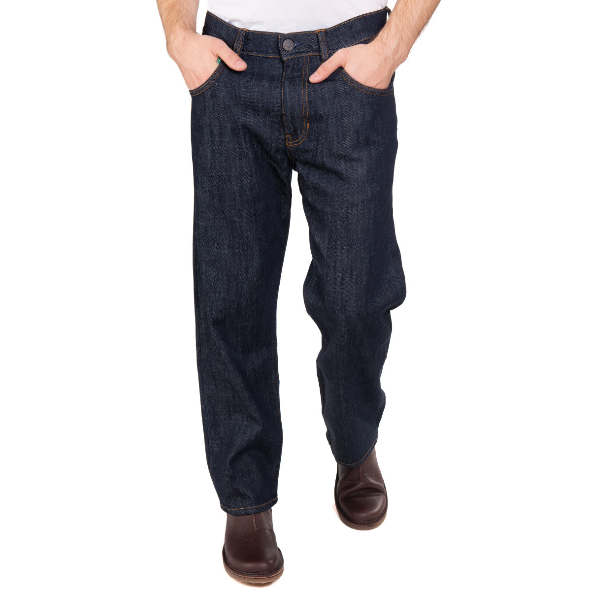 Nachhaltige Herren-Jeans von fairjeans: Locker sitzende Jeans aus Bio-Baumwolle, weit geschnitten für optimalen Tragekomfort