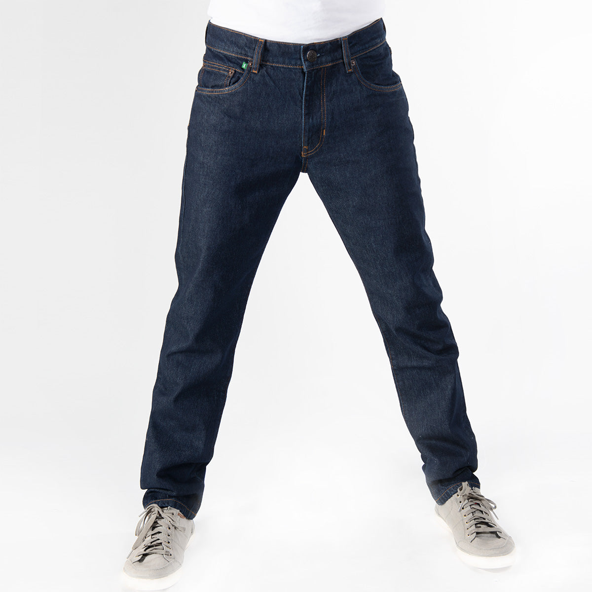 Herrenjeans von fairjeans, gerades Bein, aus 100% Bio-Baumwolle ohne Elasthan.