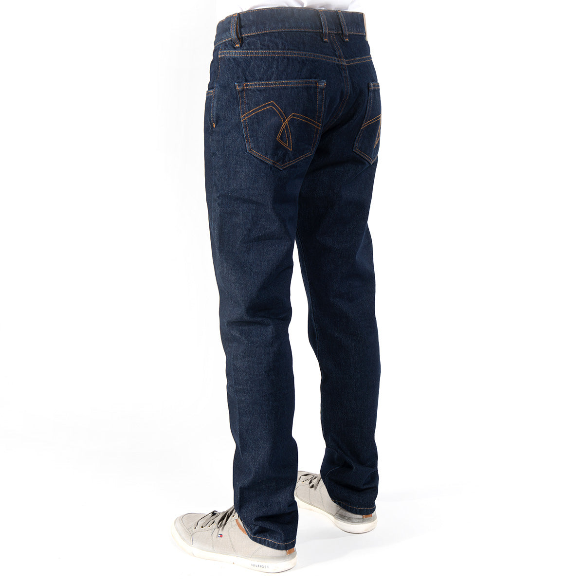 Ein Bild einer nachhaltigen Jeans von Fairjeans, hergestellt aus 100% biologisch angebauter Baumwolle ohne Elasthan und in gerader Passform. Das Produktfoto zeigt die Jeans von vorne und betont ihre hohe Qualität und Nachhaltigkeit.