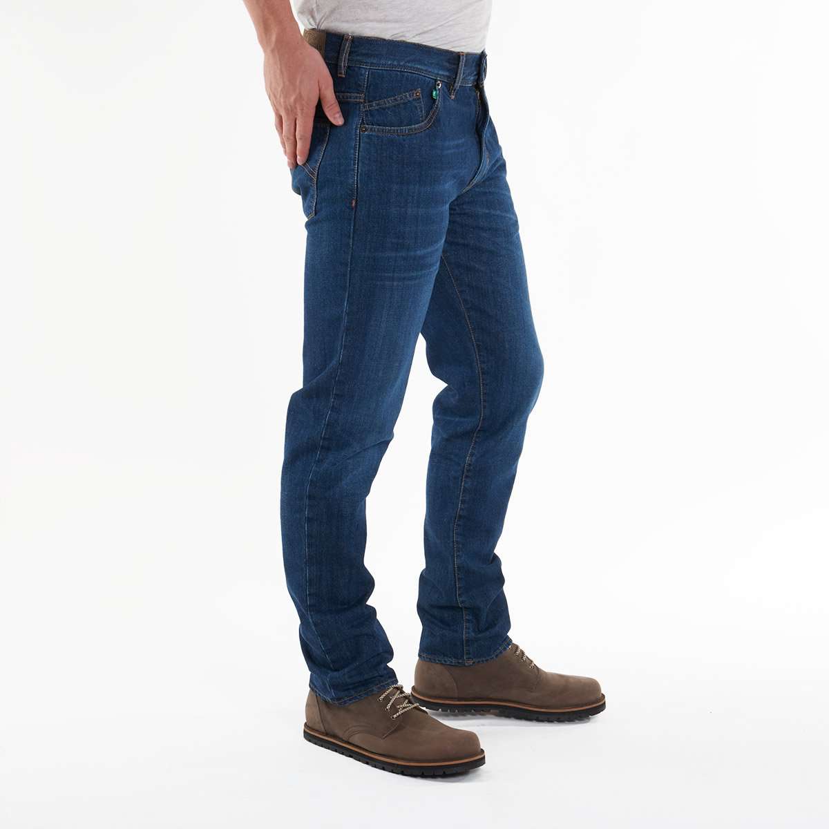 Herren-Jeans von fairjeans: Regular Fit, bequeme Gerade, 100% Bio-Baumwolle, leichter Used-Look