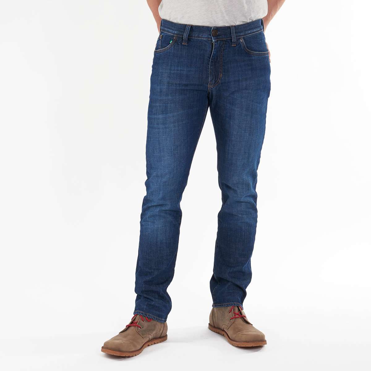 Fairjeans Herren-Jeans: Körperbetonter Slim Fit, Bio-Baumwolle, leichter Used-Look